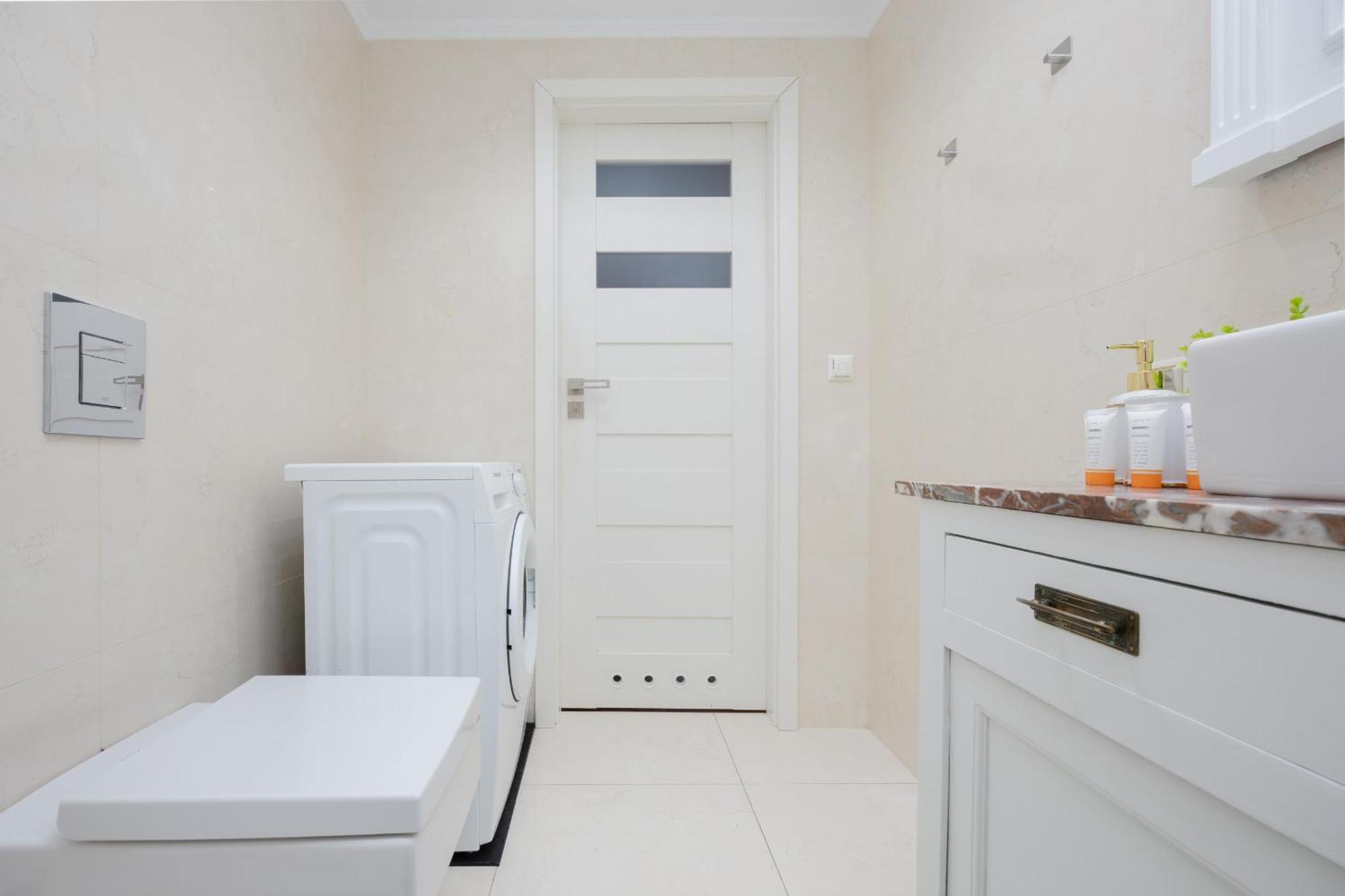 Elegant Filtry With Parking In By Renters Leilighet *
